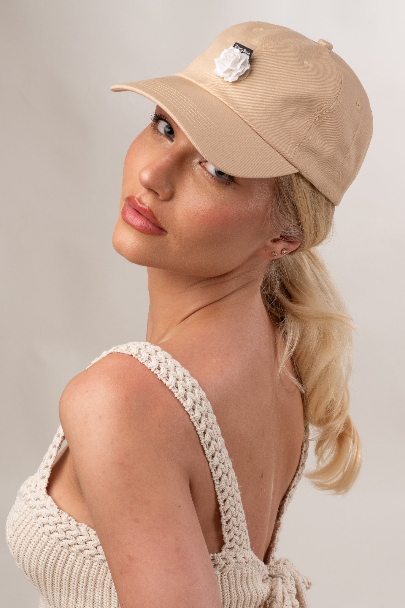 Beige hat & White rose Bundle