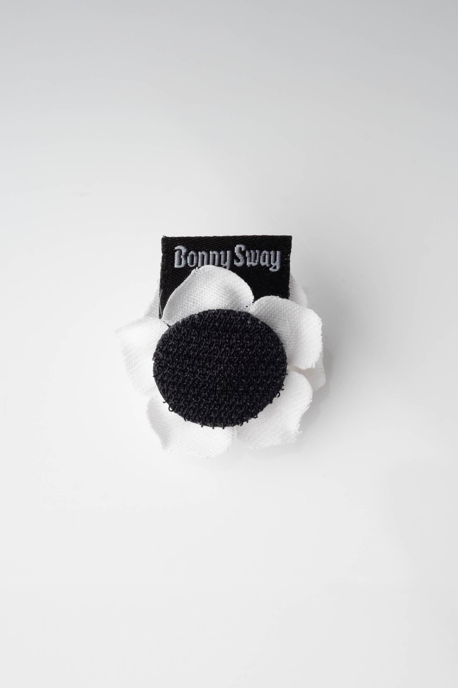 Bonny Rose White